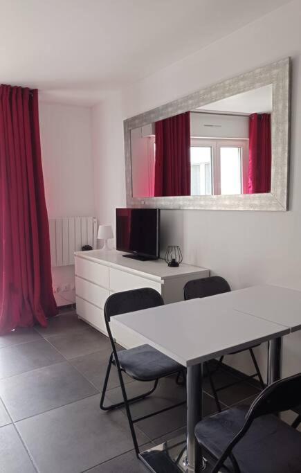 Studio Au Calme Rive Droite ปาลาวาส-เลส์-โฟลต์ ภายนอก รูปภาพ